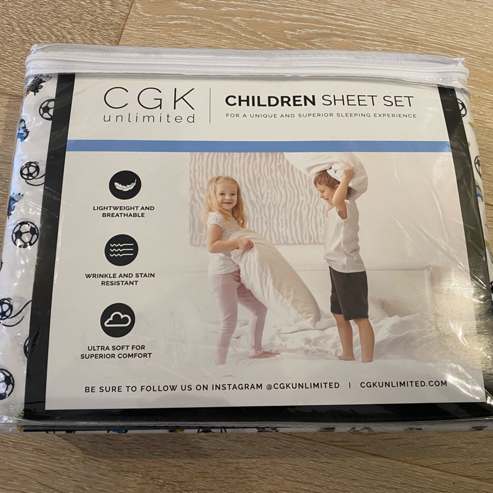 BNIB children’s soccer sheet set | Full size